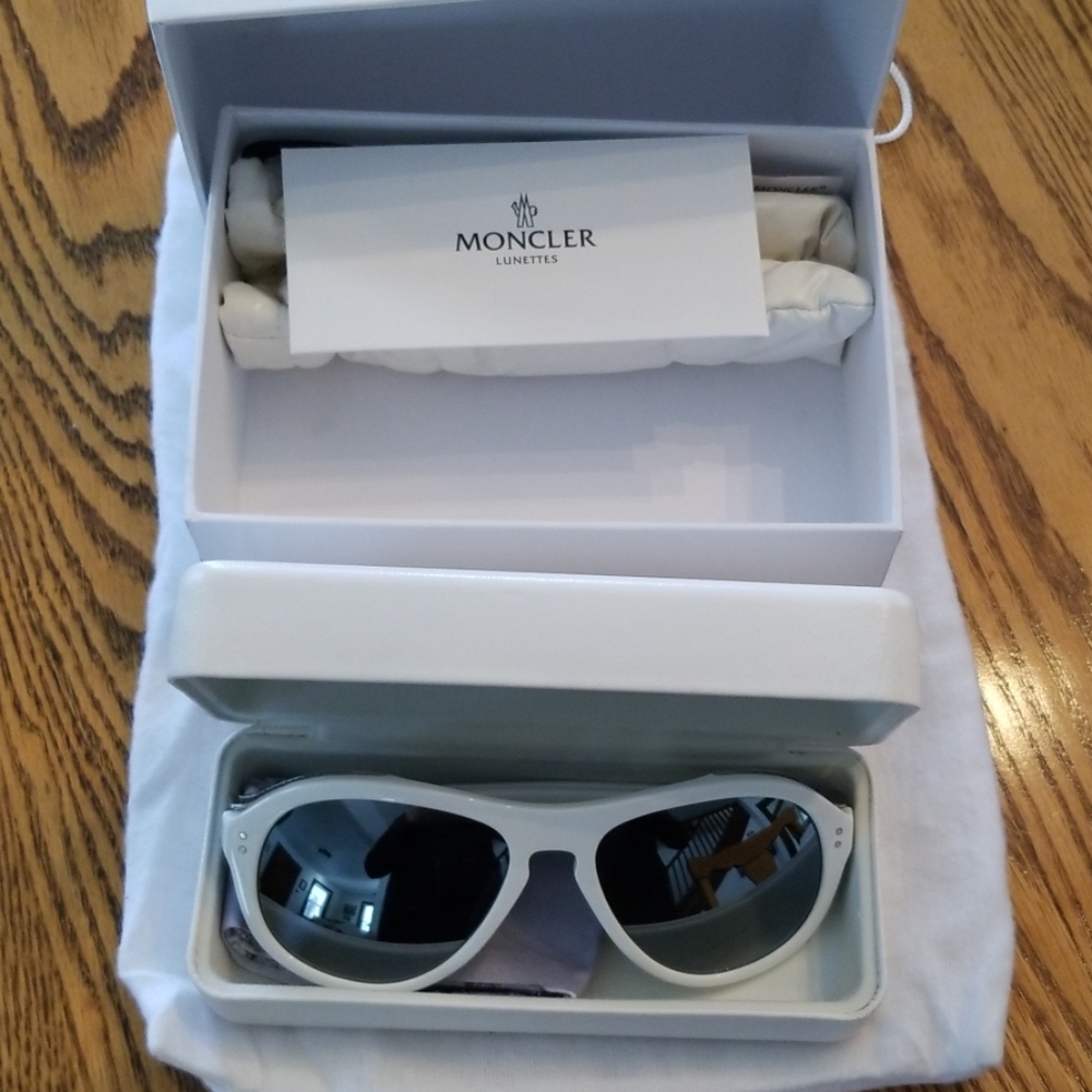Moncler, never used Lunettes Sunglasses